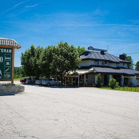 Restaurant Rooms Pino Slunj Bagian luar foto