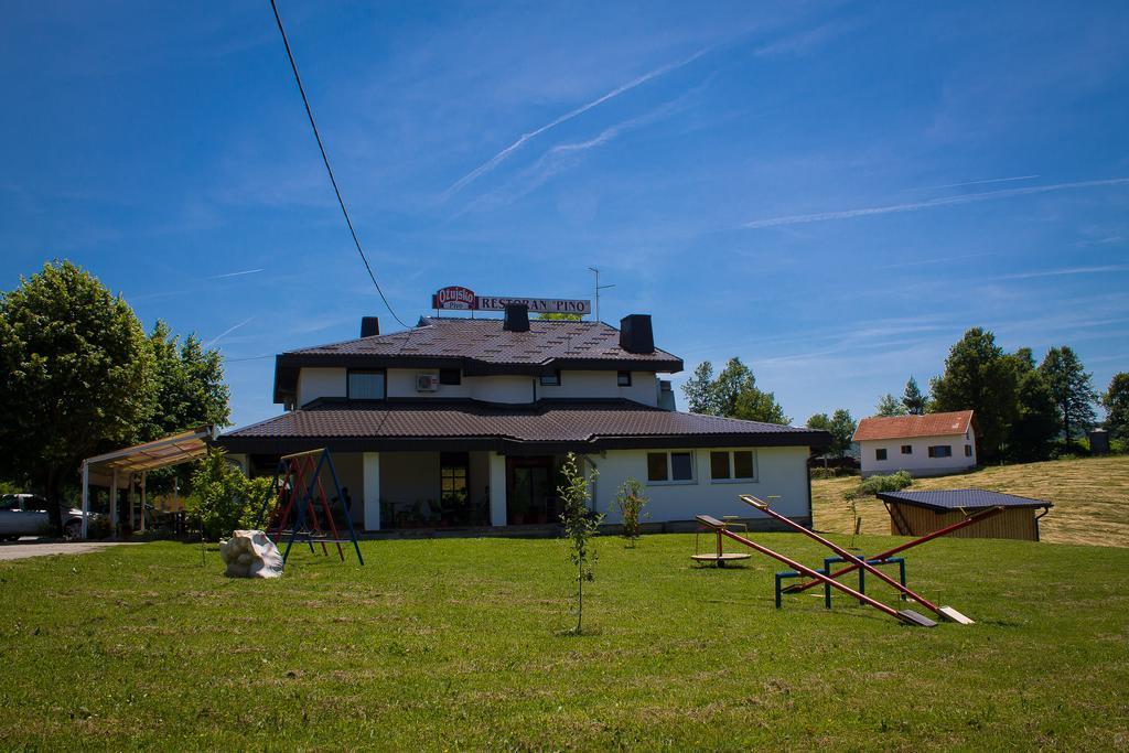 Restaurant Rooms Pino Slunj Bagian luar foto
